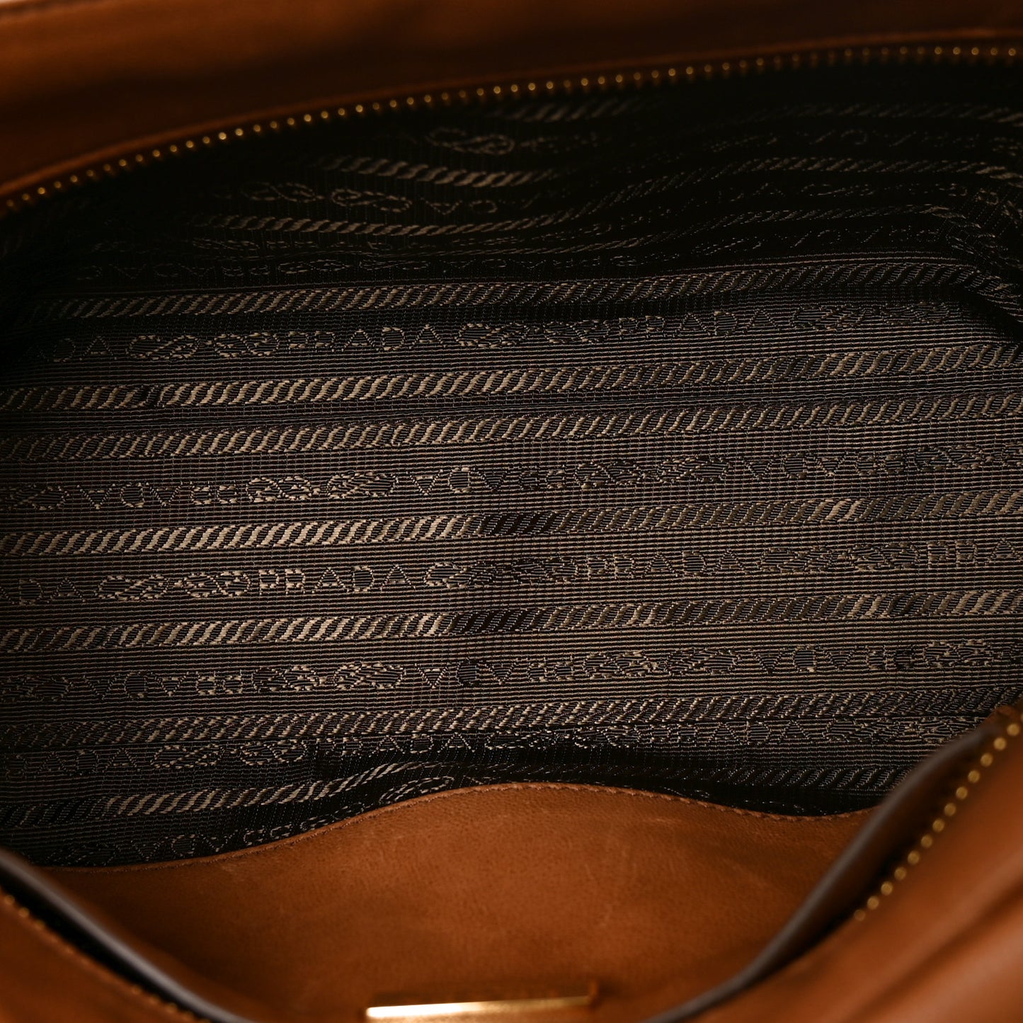 Nappa Medium Explore Shoulder Bag Caramel