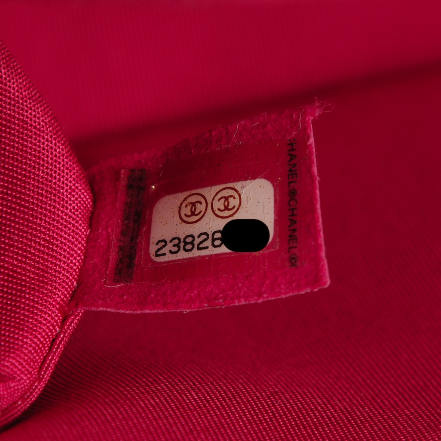 Caviar Quilted Medium Boy Flap Fuchsia