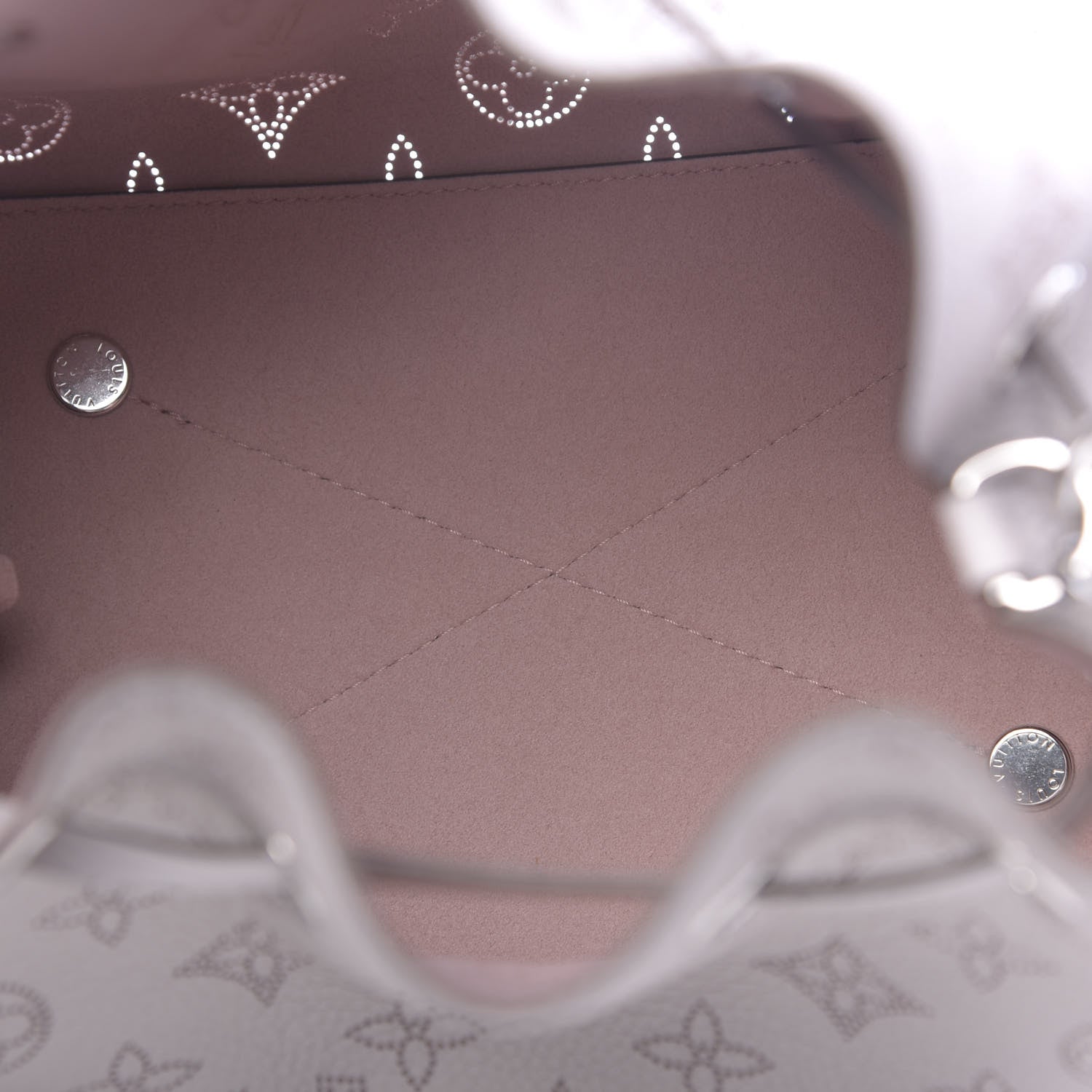 Louis Vuitton Mahina Bella Brume 5 of 11