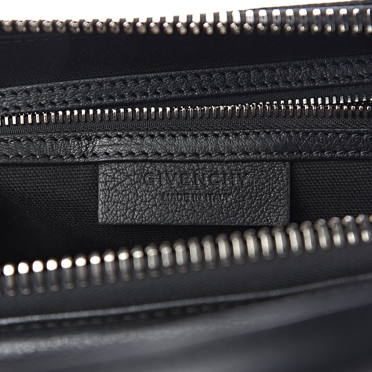 Sugar Goatskin Medium Antigona Black