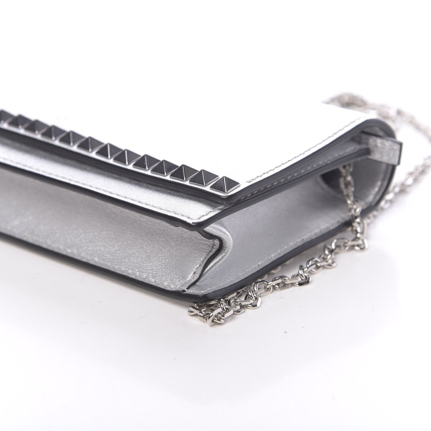 Valentino Garavani Metallic Calfskin Rockstud No Limit Wallet On Chain Silver 8 of 10