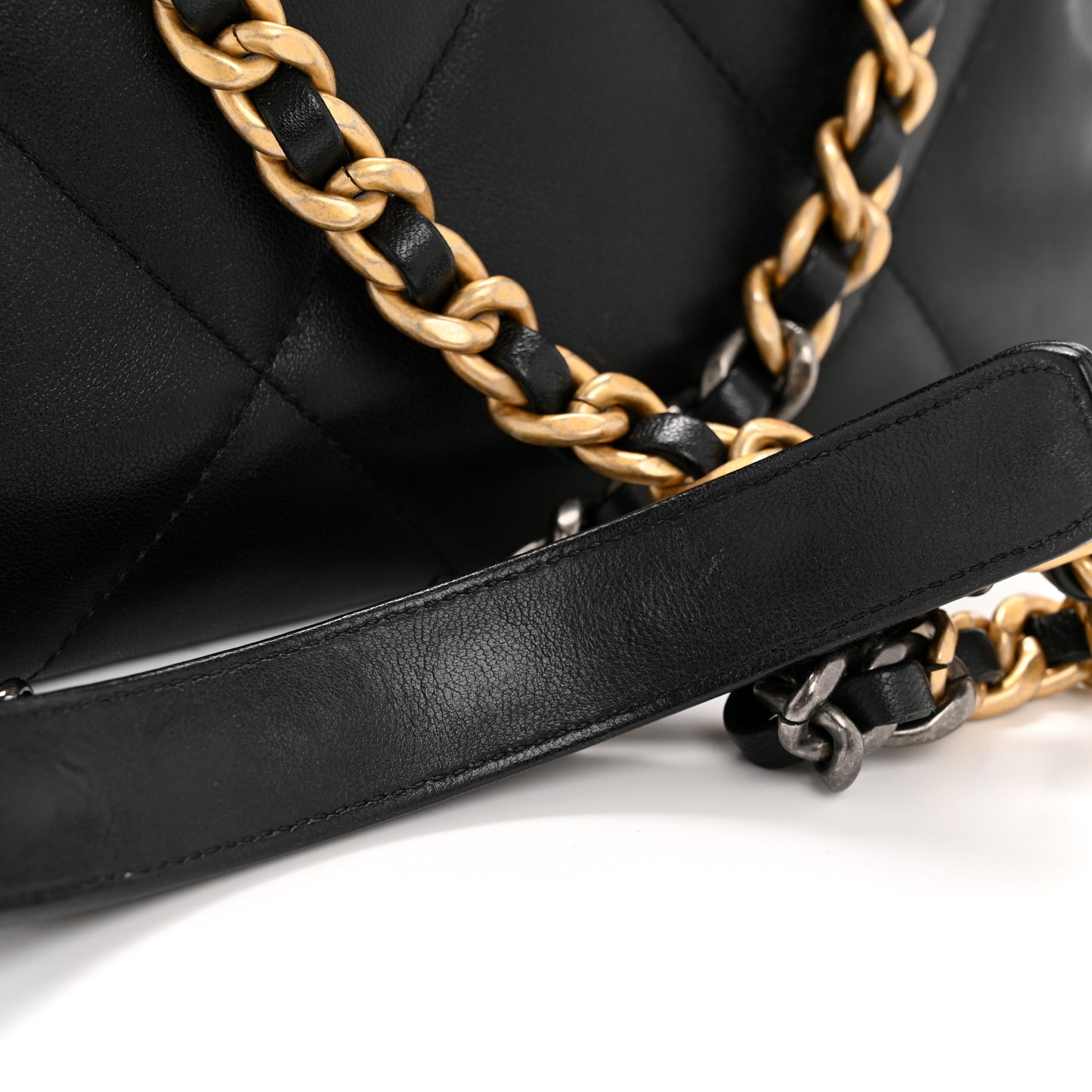 Lambskin Quilted Medium Chanel 19 Flap Black