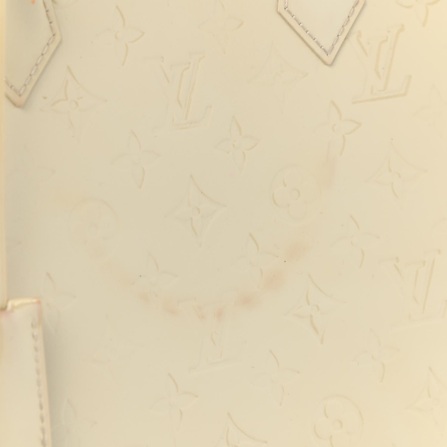 Louis Vuitton Vernis Alma GM Blanc Corail 14 of 21