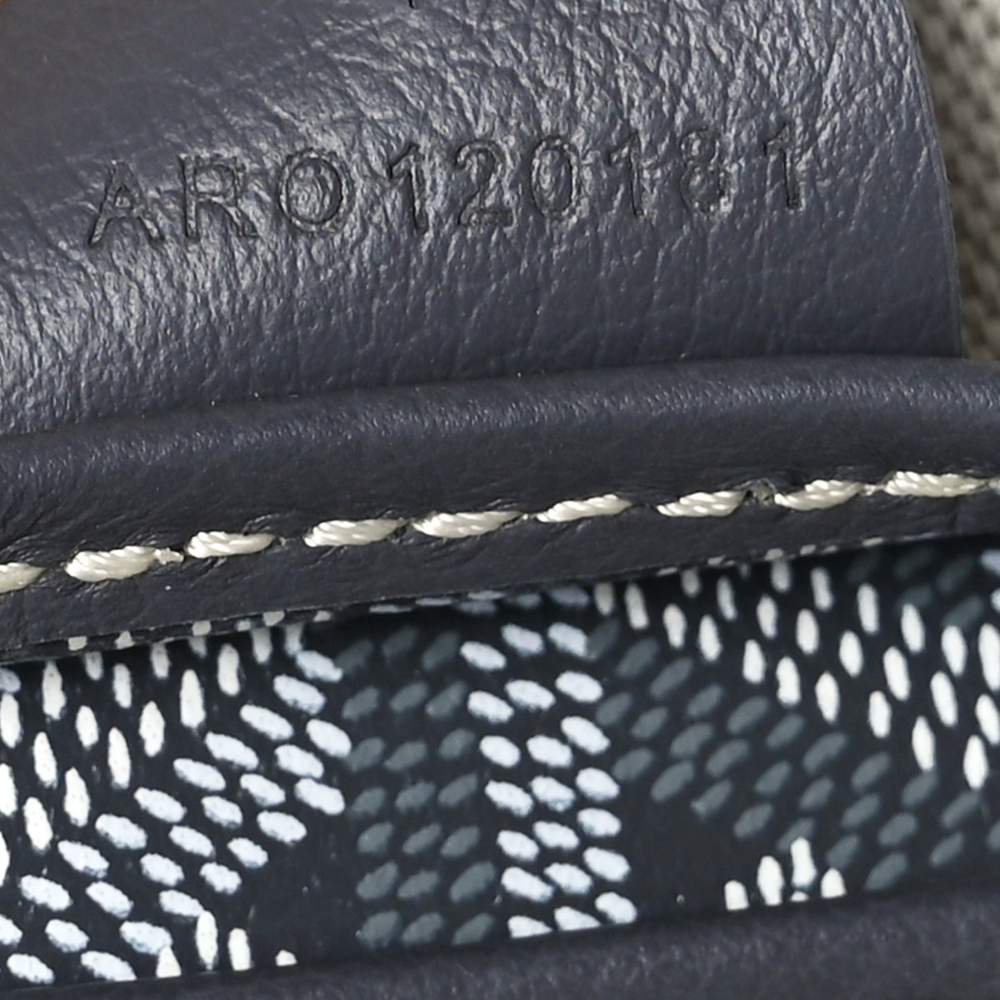 Goyardine Artois MM Grey