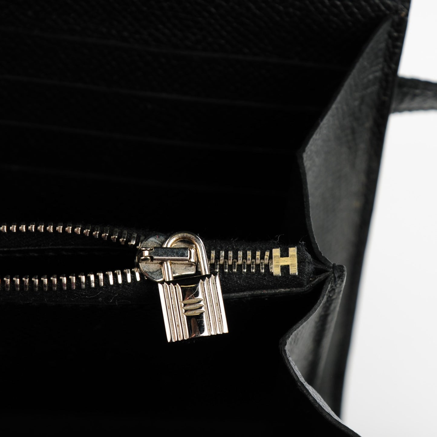 Epsom Kelly Longue Wallet Black