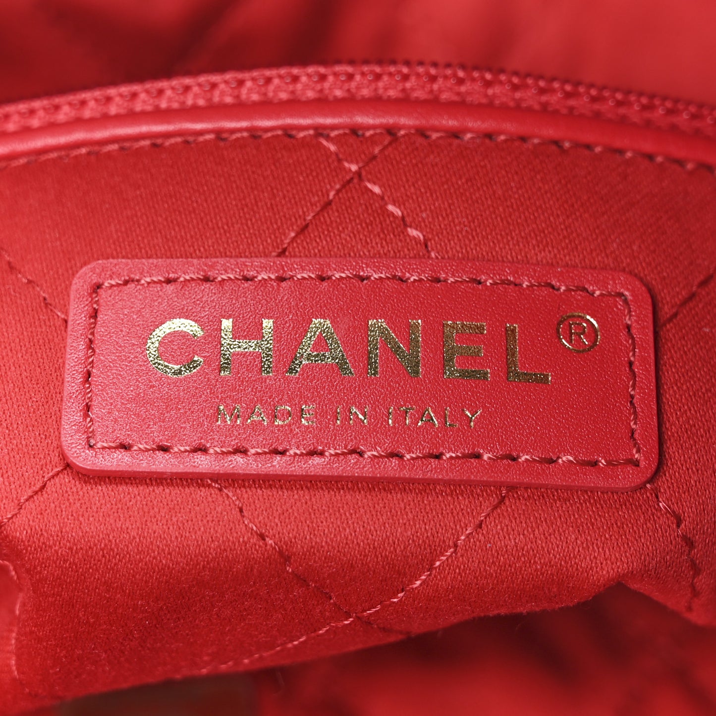 Shiny Calfskin Quilted Small Chanel 22 Red