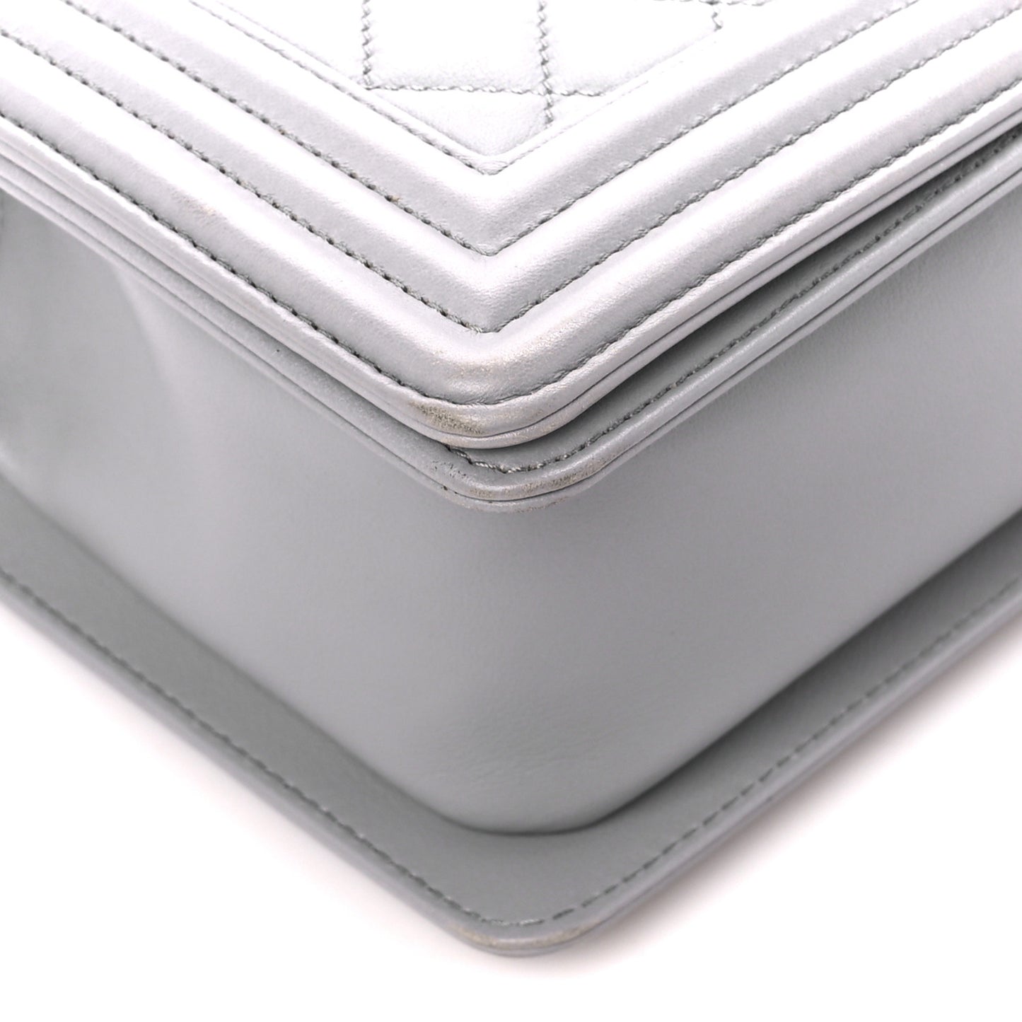 Lambskin Quilted Medium Boy Flap Grey