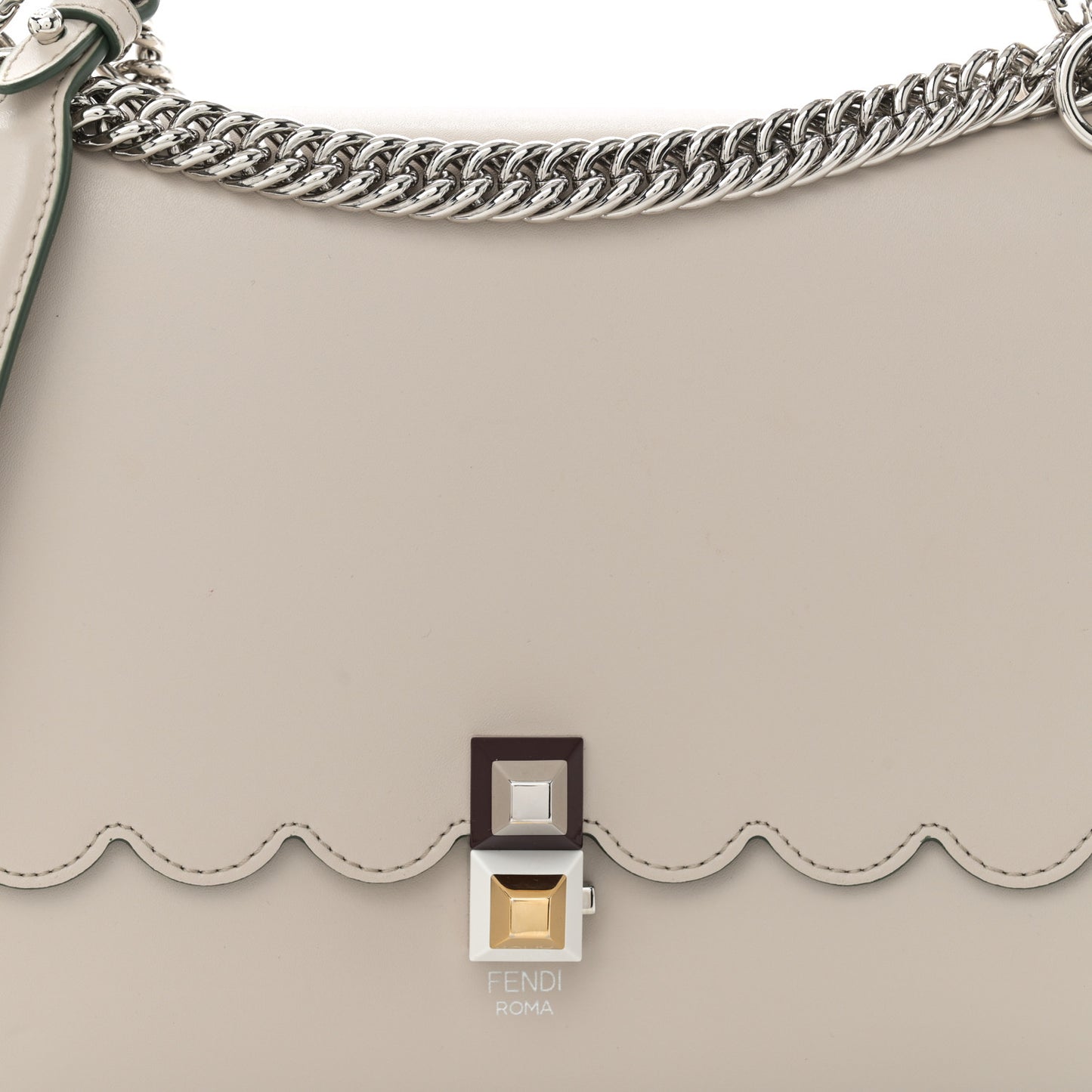 Vitello Liberty Scalloped Studded Kan I Shoulder Bag Grigio Polvere