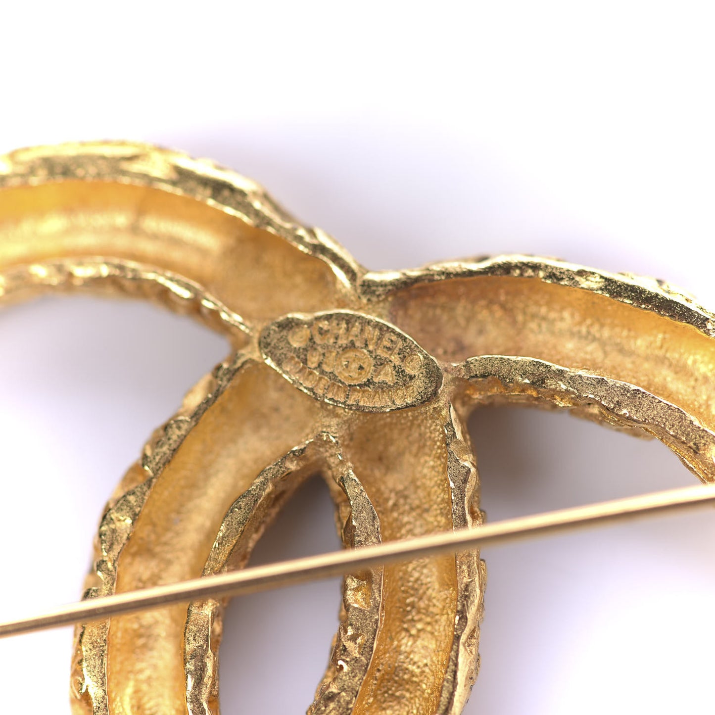 Textured CC Brooch Gold