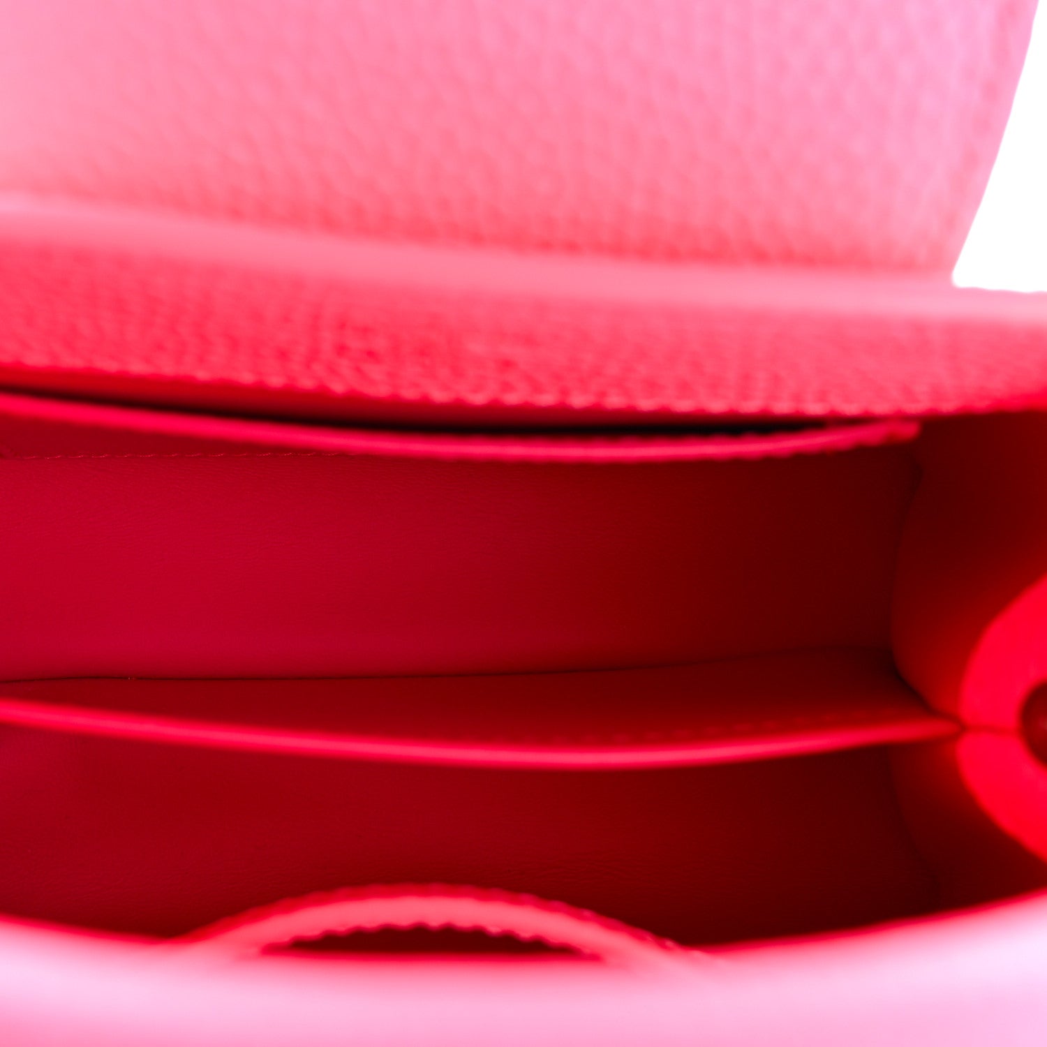 Louis Vuitton Taurillon Monogram Tuffetage Capucines Mini Fluo Pink 5 of 12