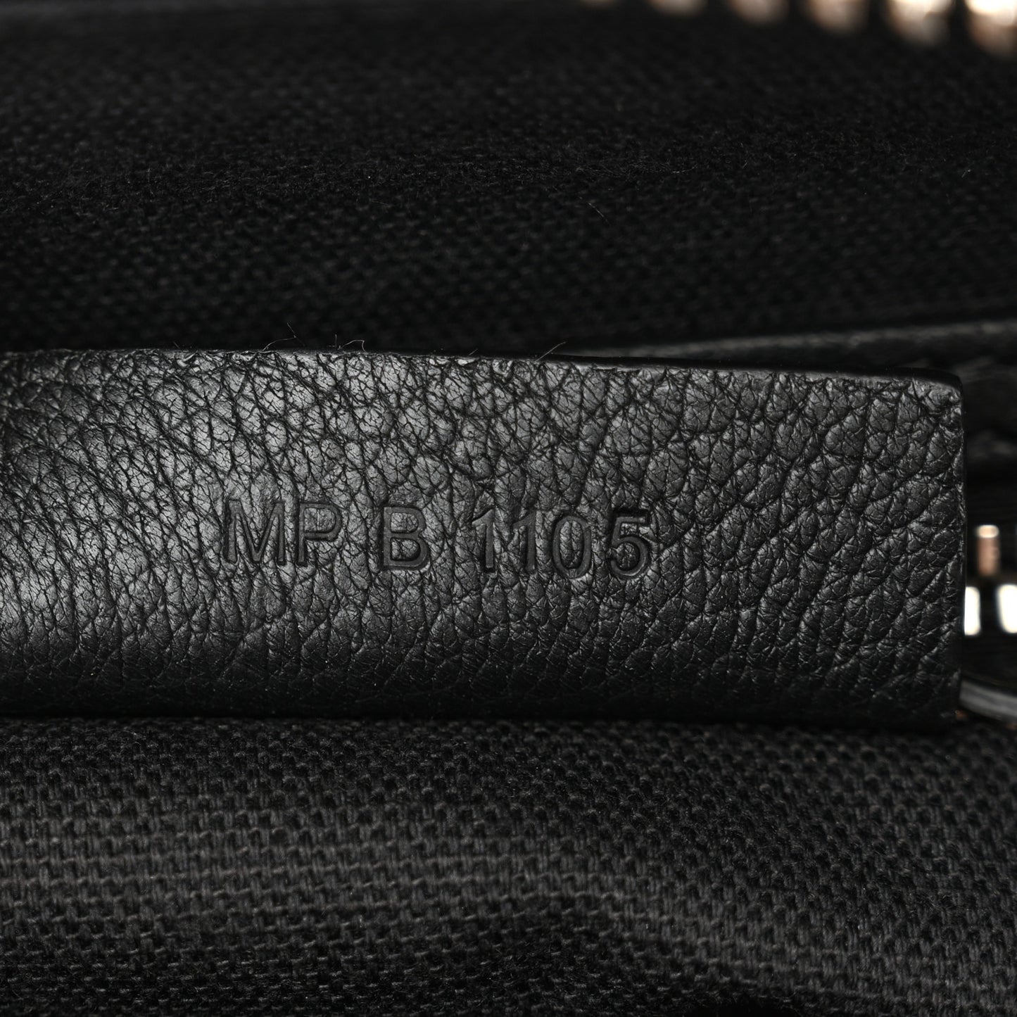 Sugar Goatskin Medium Antigona Black