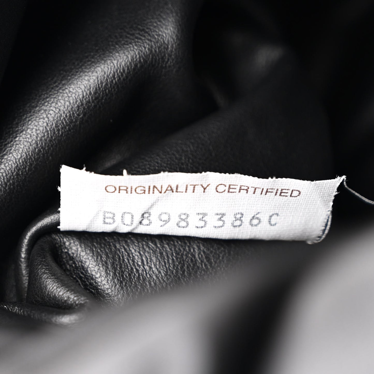 Calfskin The Pouch Chain Black