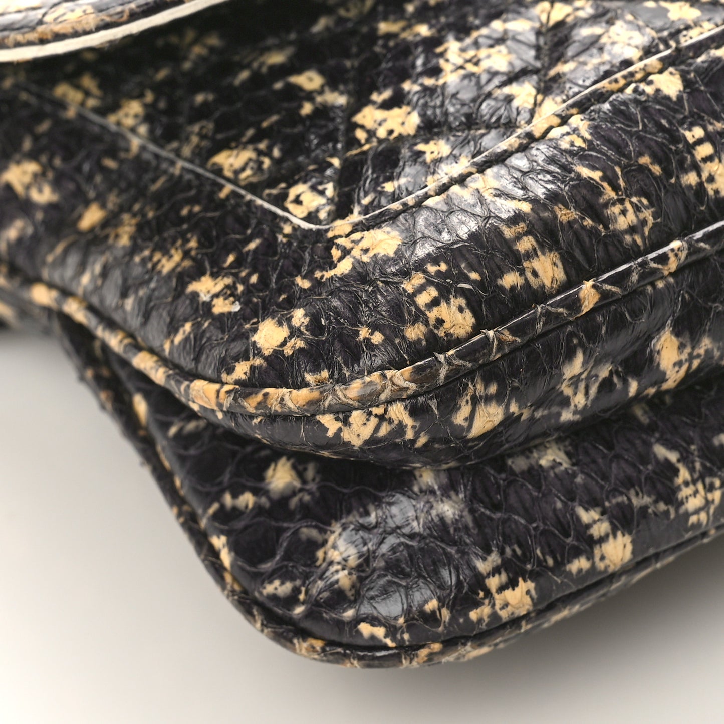 Snakeskin Houndstooth Print Flap Bag Black White