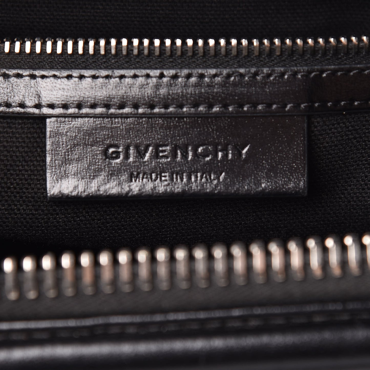 Shiny Lord Calfskin Medium Antigona Black