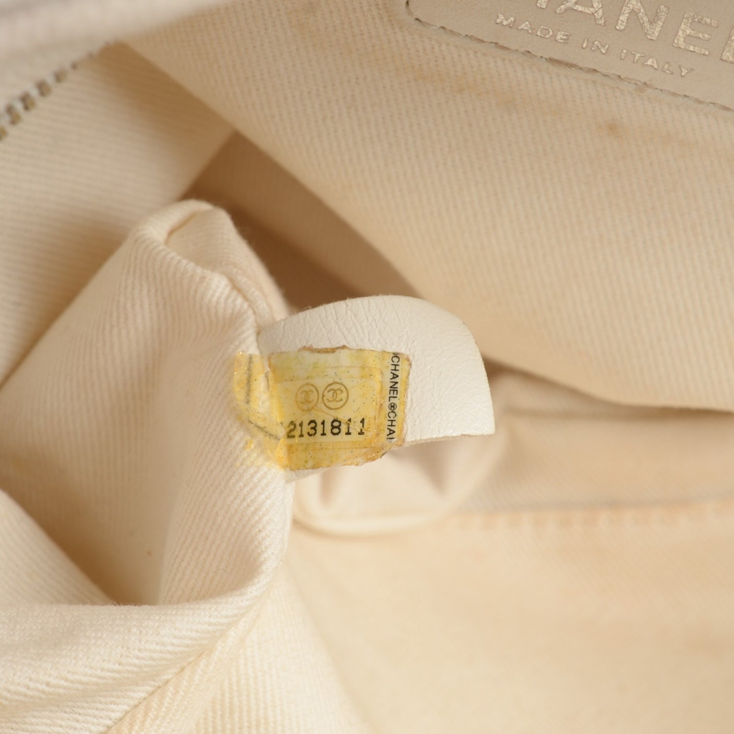 Caviar Quilted Petit Timeless Tote PTT White