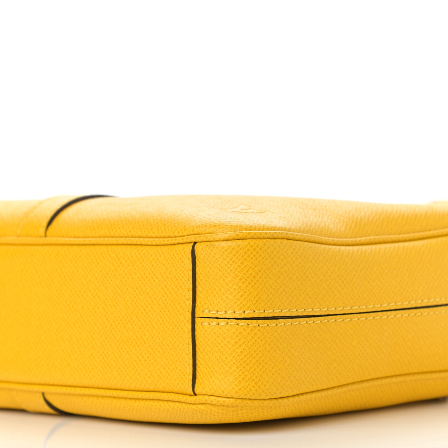 Taiga Porte Documents Voyage PM Yellow Altair