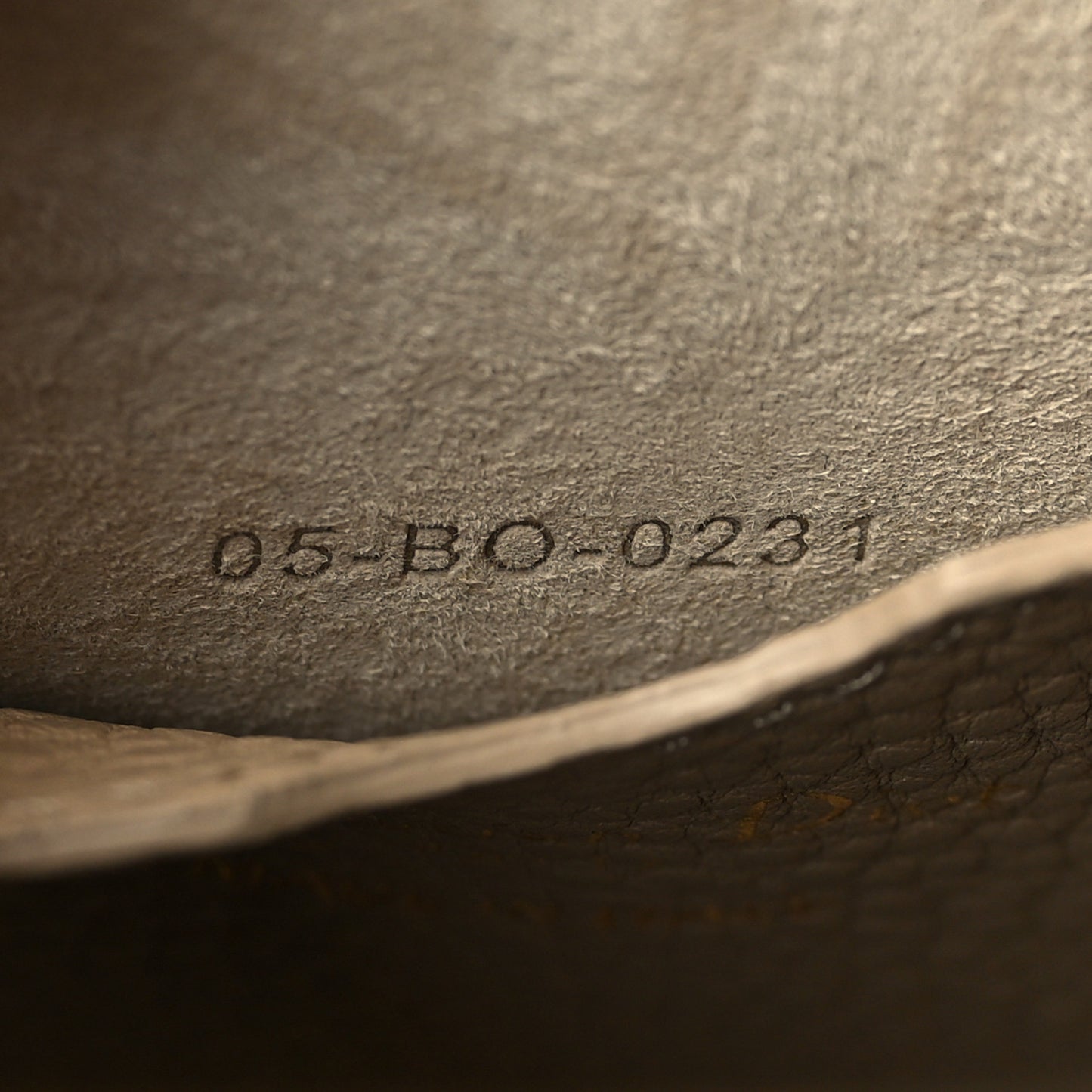 Grained Calfskin Medium Bobby Flap Beige