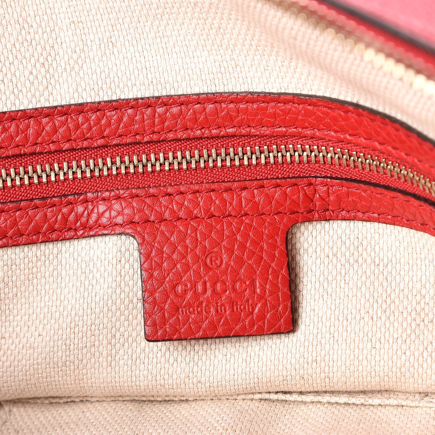 Pebbled Calfskin Large Soho Hobo Tabasco Red