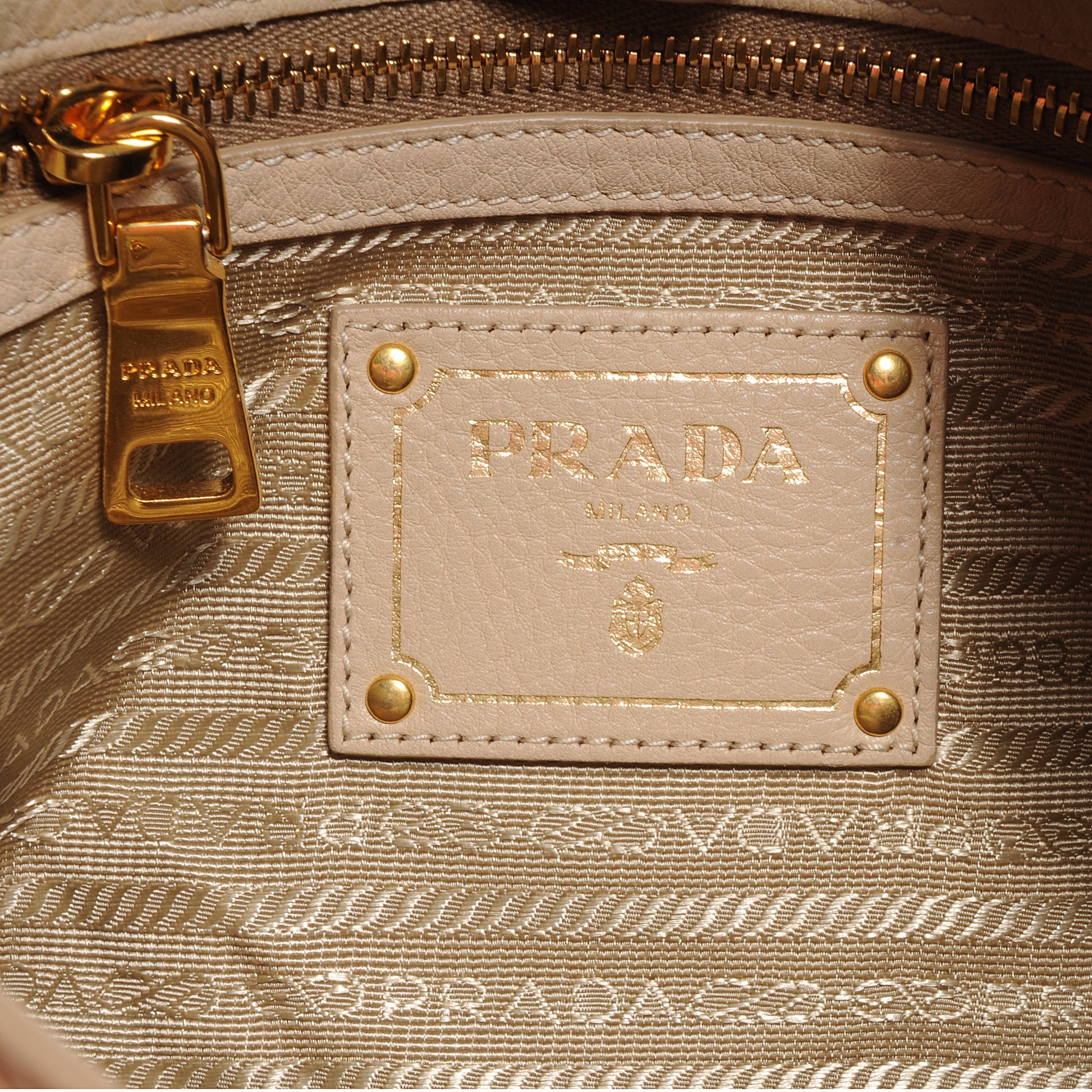 Prada Vitello Daino Hobo Sabbia 6 of 11