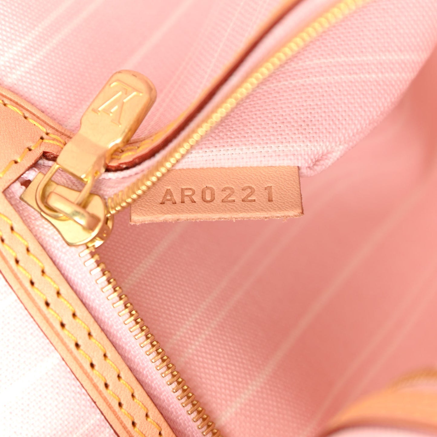 Monogram Giant By The Pool Neverfull MM Light Pink