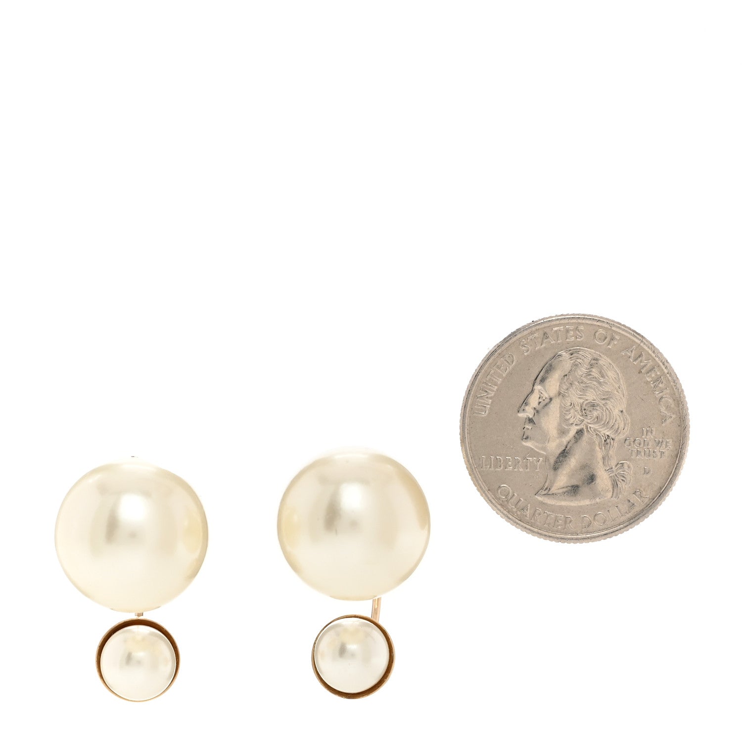 Christian Dior Pearl Ultradior Earrings Cream 2 of 4