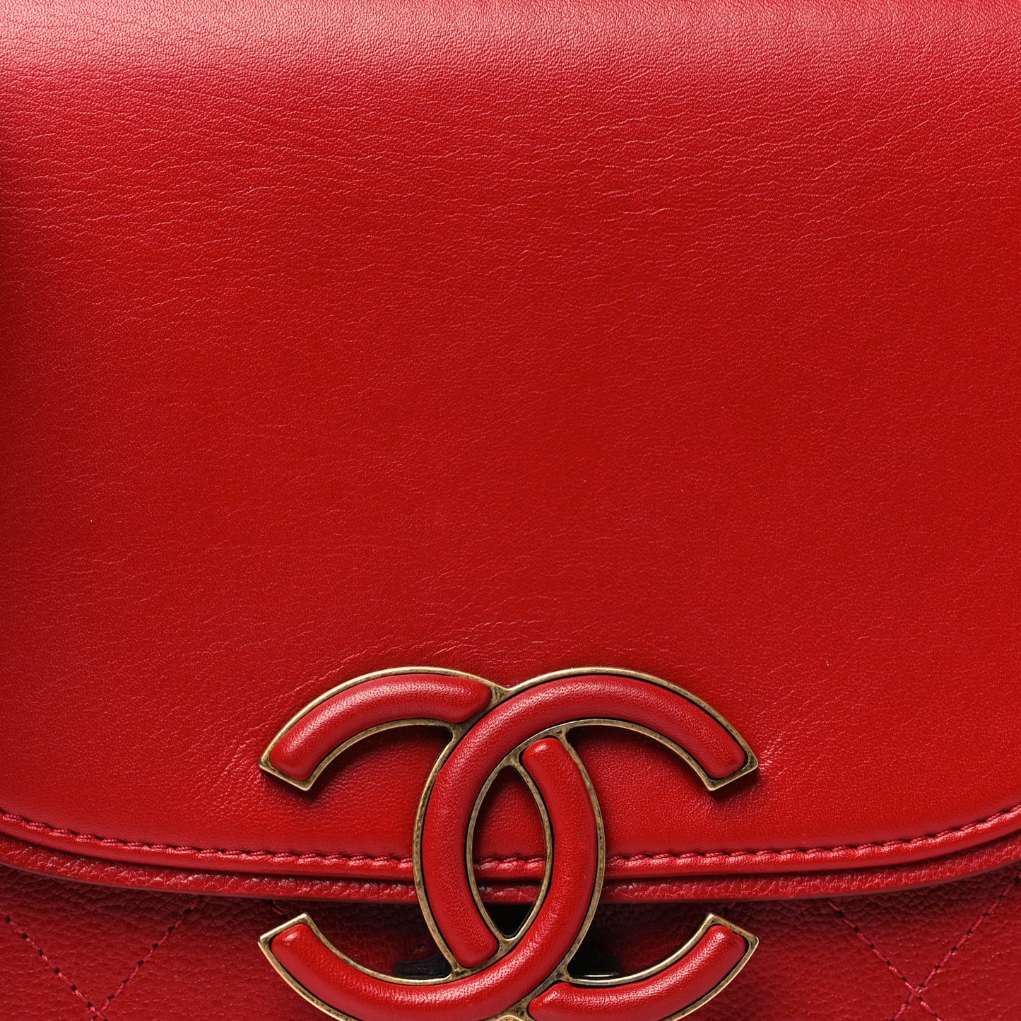 Shiny Calfskin Goatskin Quilted Small Coco Curve Messenger Flap Red