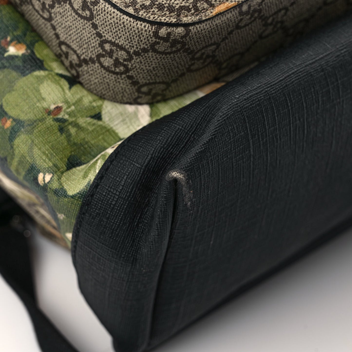 GG Supreme Monogram Blooms Medium Single Buckle Backpack Beige New Military Black