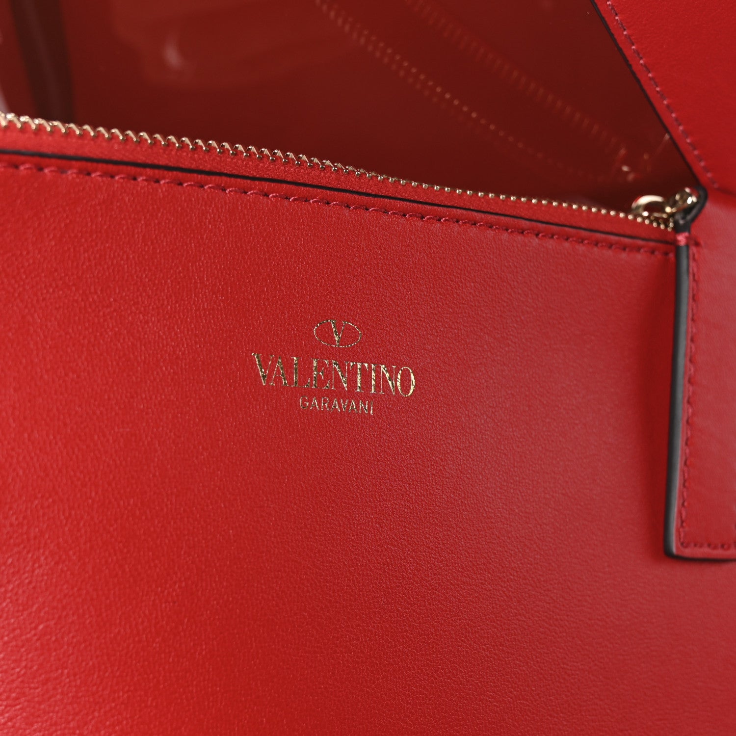 Valentino Garavani PVC Vlogo Escape Tote Red 1849608 – FASHIONPHILE