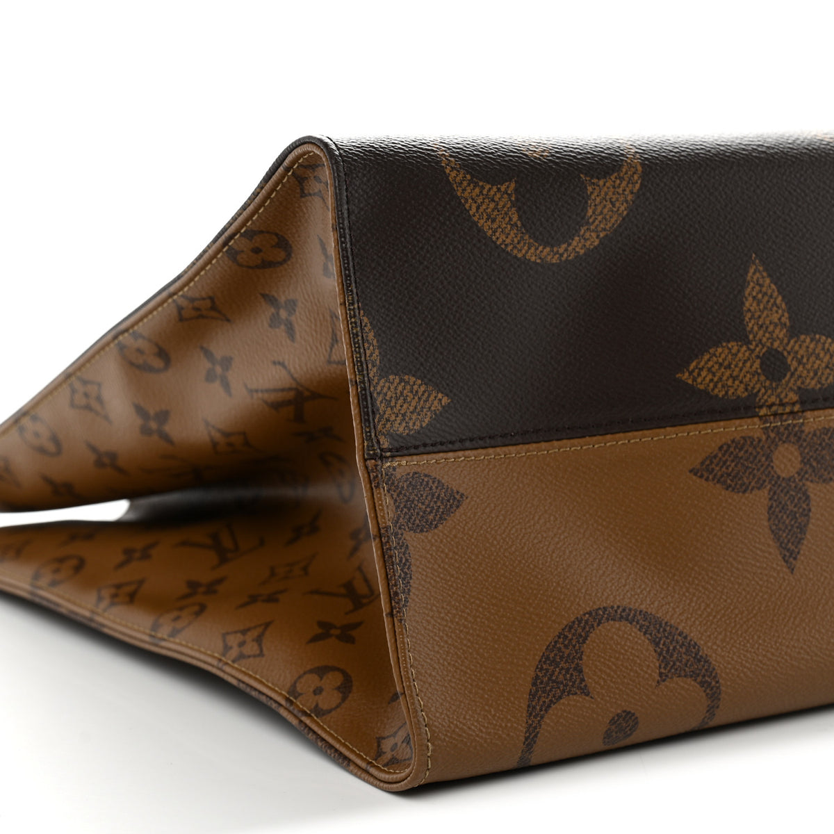 Reverse Monogram Giant Onthego GM