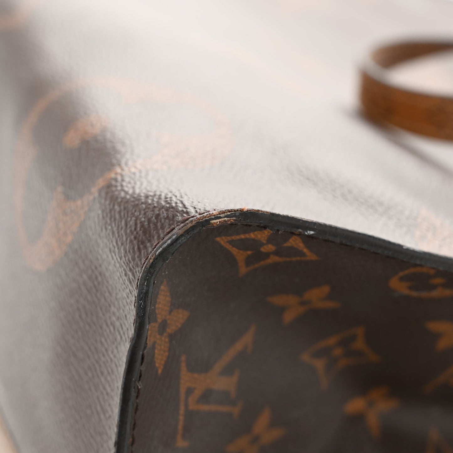 Reverse Monogram Giant Onthego GM