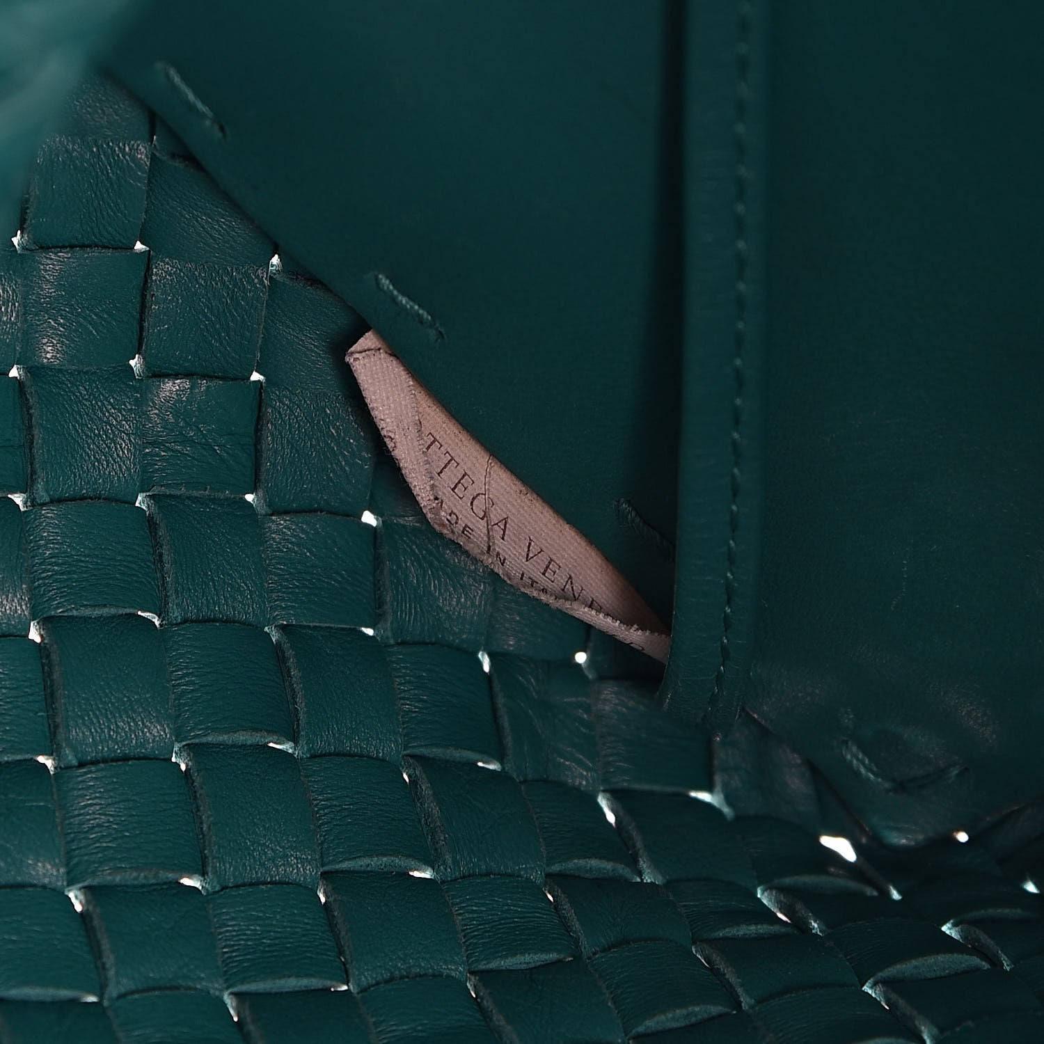 Bottega Veneta Nappa Intrecciato Medium Cabat Lagoon 6 of 28