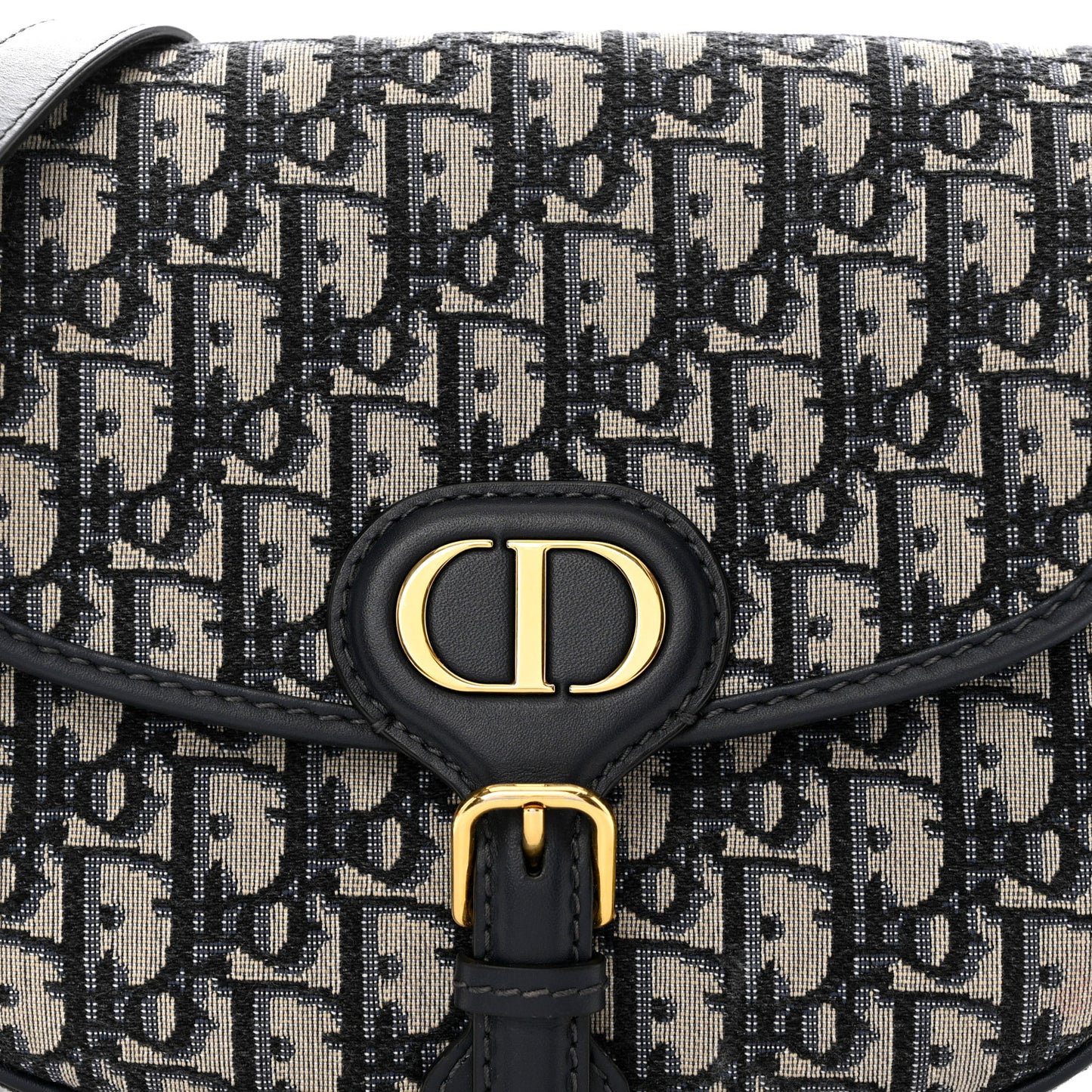 Oblique Medium Bobby Flap Blue