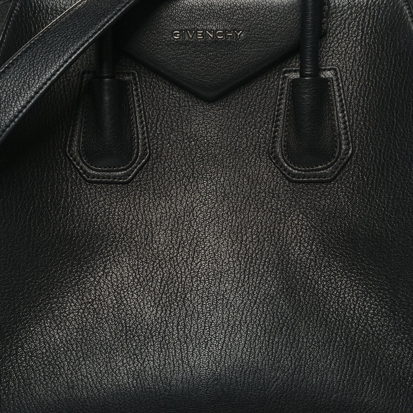 Sugar Goatskin Medium Antigona Black