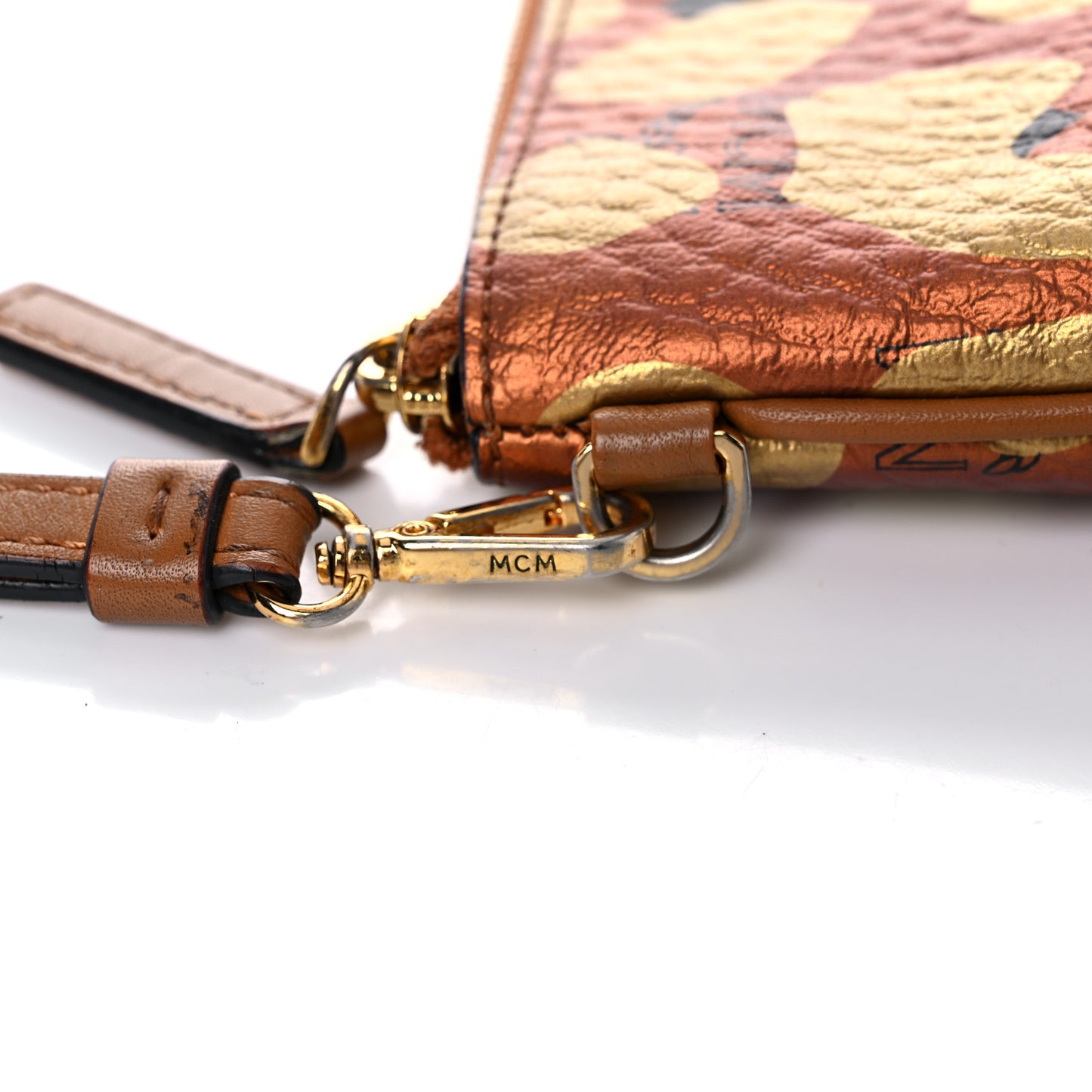 Visetos Metallic Leopard Print Large Stark Wristlet Pouch Cognac