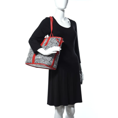 MCM Visetos Medium Liz Reversible Shopper Tote Black Red 2 of 14