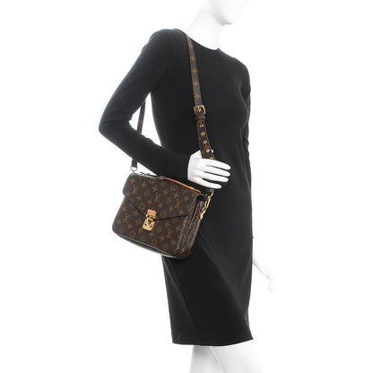 Louis Vuitton Monogram Pochette Metis 2 of 9