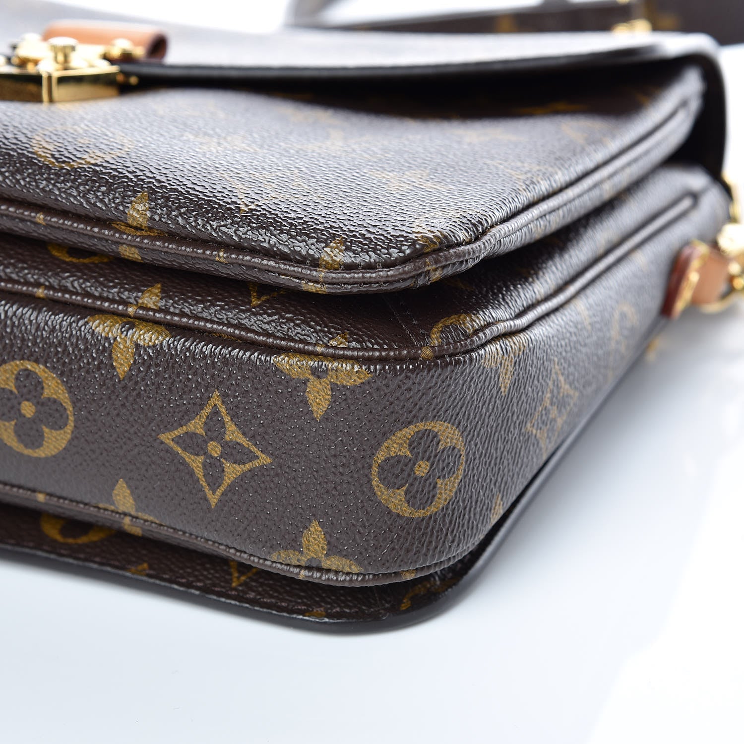 Louis Vuitton Monogram Pochette Metis 6 of 9