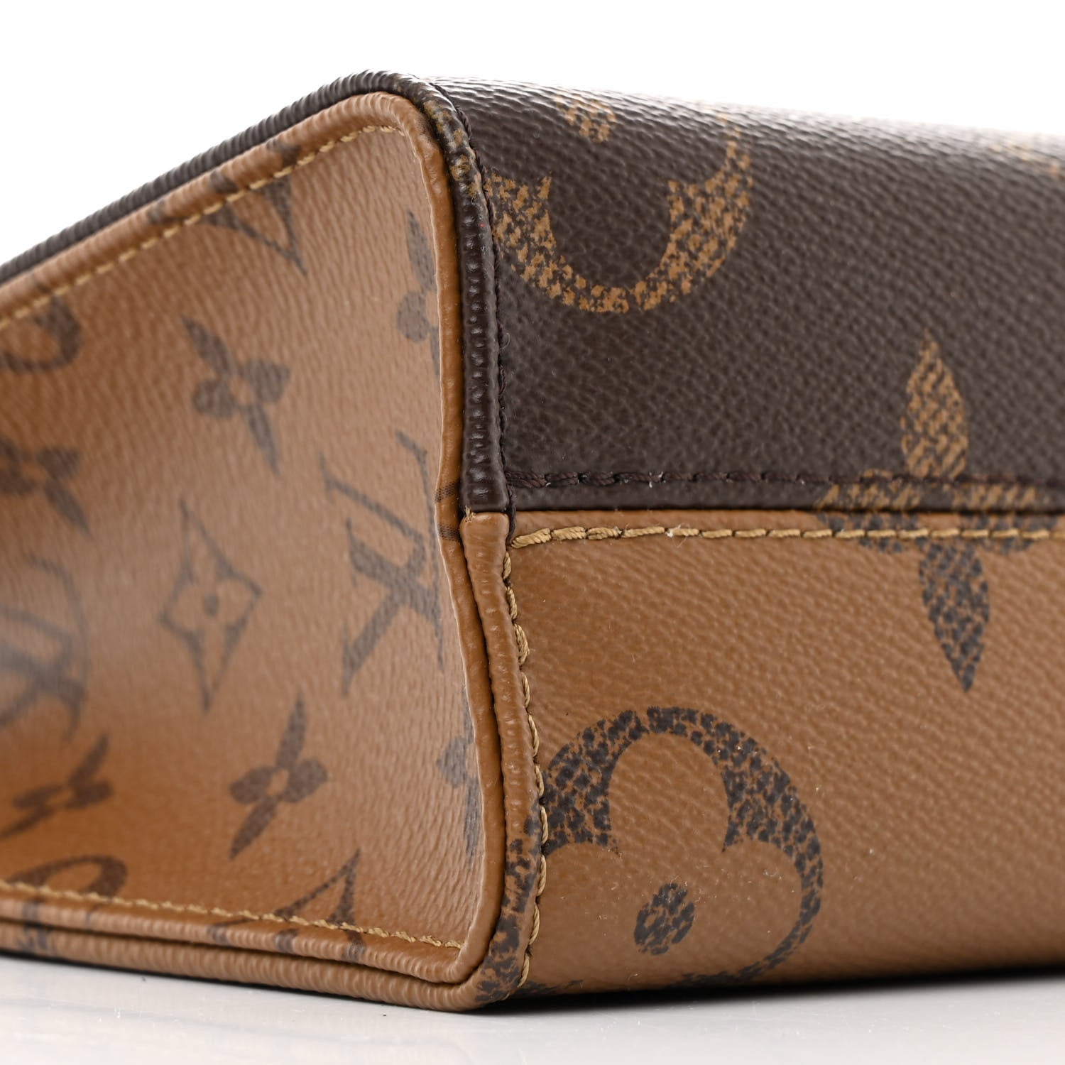 Louis Vuitton Reverse Monogram Giant Onthego BB 8 of 9