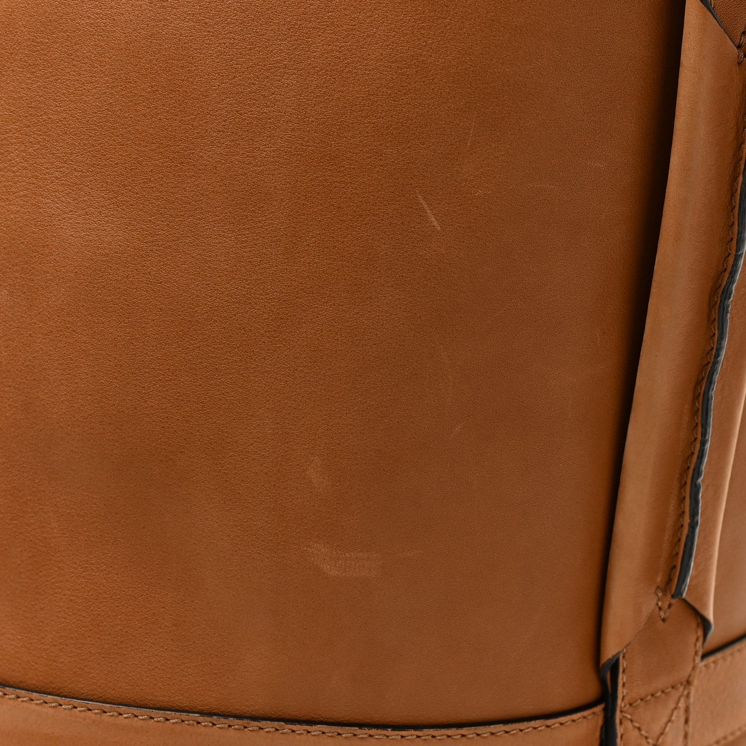 Gucci Soft Washed Calfskin Sling Duffle Biscotto 17 of 19