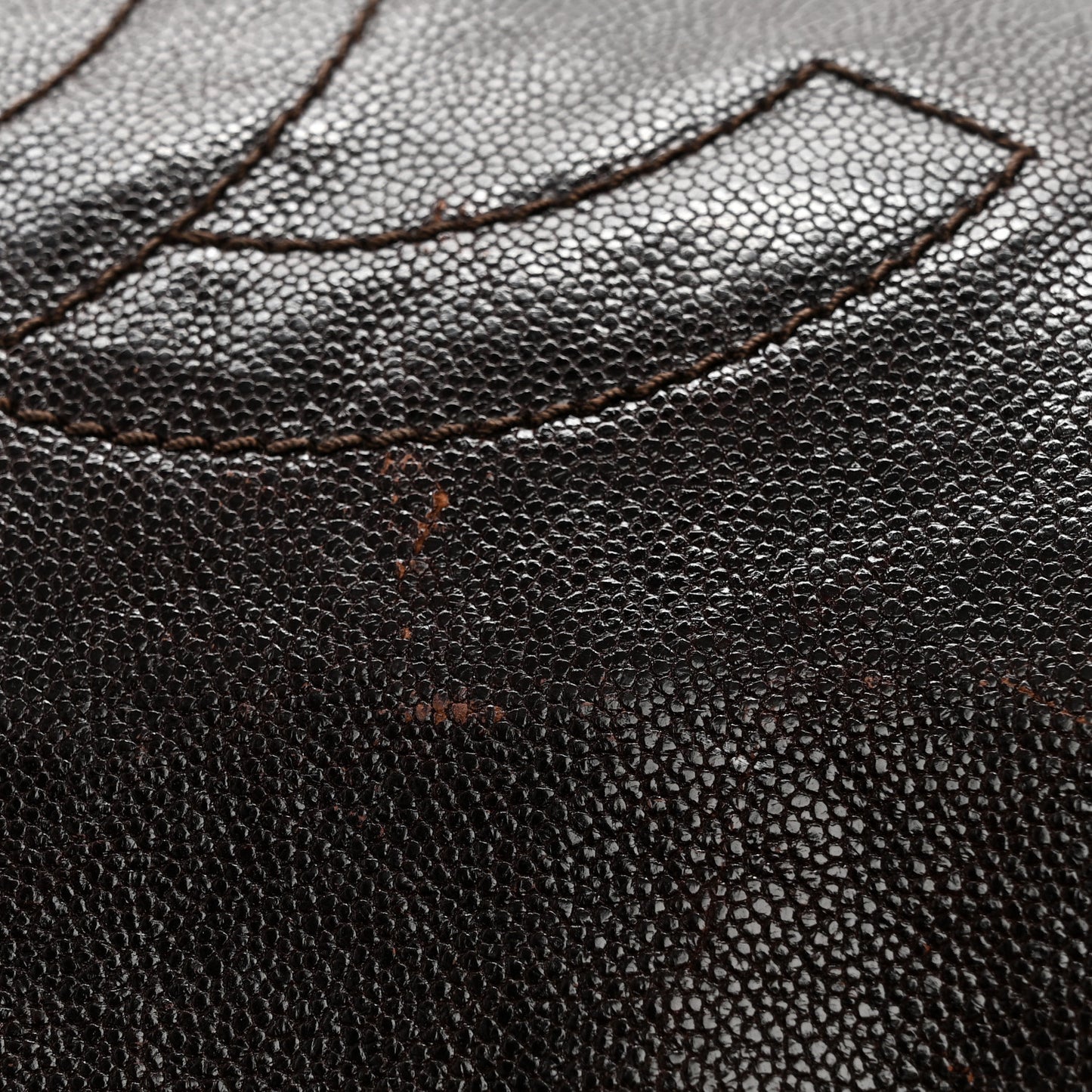 Glazed Caviar Modern Chain Hobo Brown