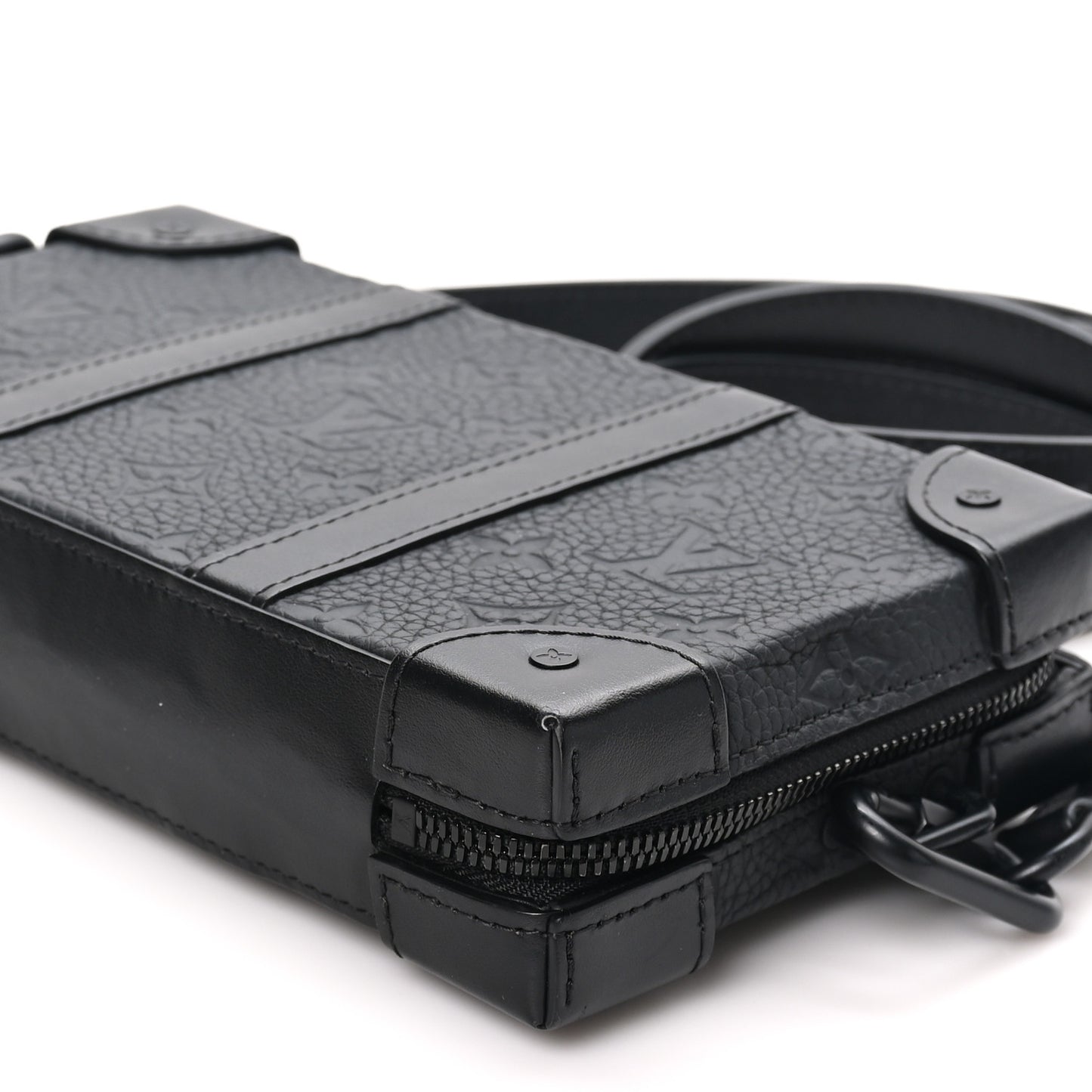 Taurillon Monogram Soft Trunk Wallet Black