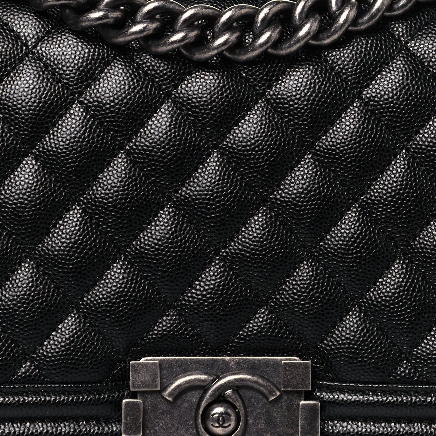 Caviar Quilted Medium Boy Flap Black