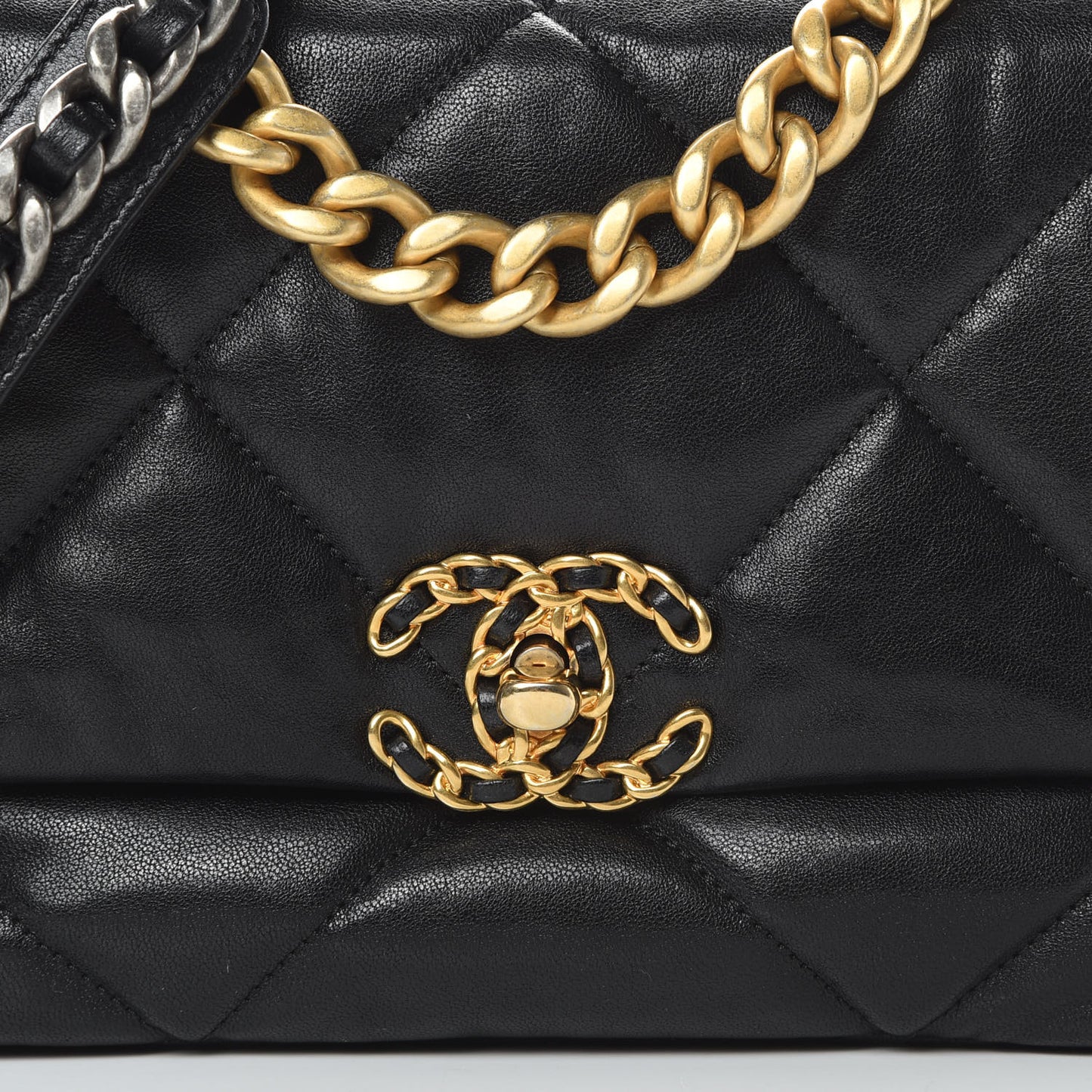 Goatskin Quilted Medium 19 Flap Black