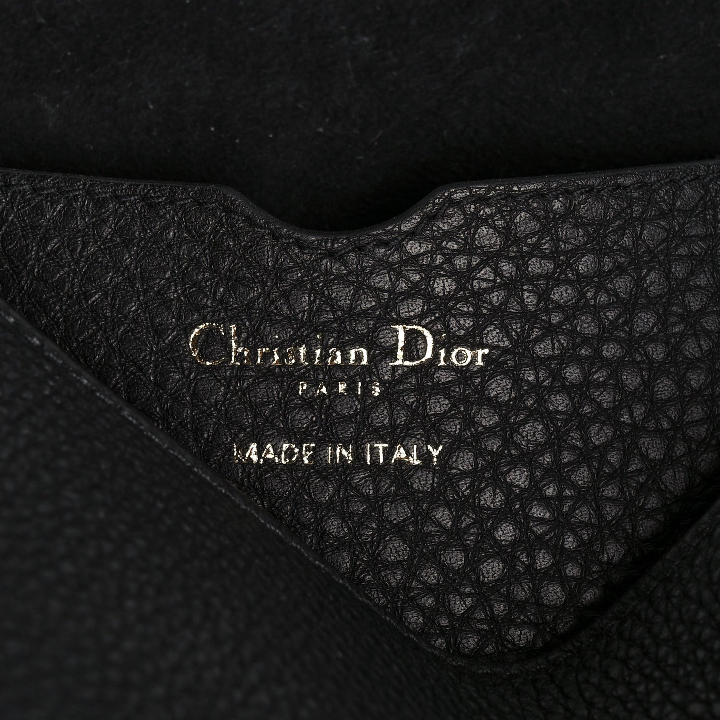 Grained Calfskin Medium Bobby Flap Black