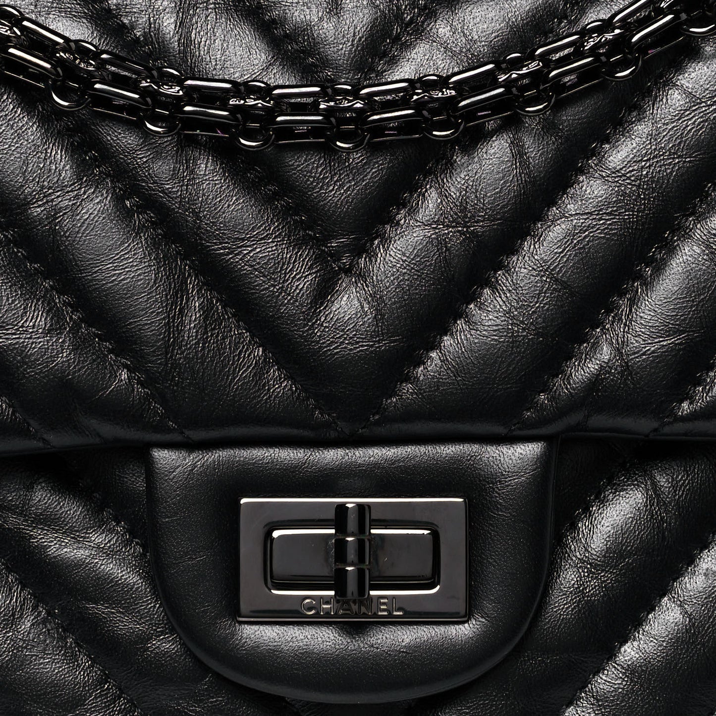 Aged Calfskin Chevron Quilted 2.55 Reissue 225 Flap So Black