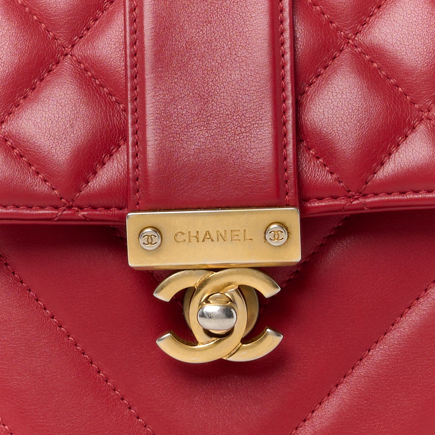 Calfskin Quilted Chevron In The City Bag Red