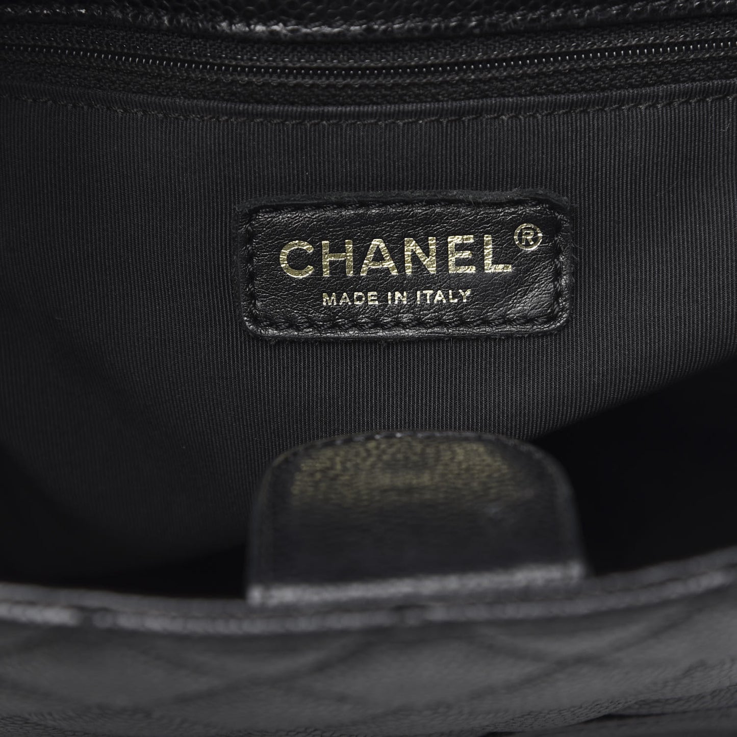 Caviar Quilted Petit Shopping Tote PST Black