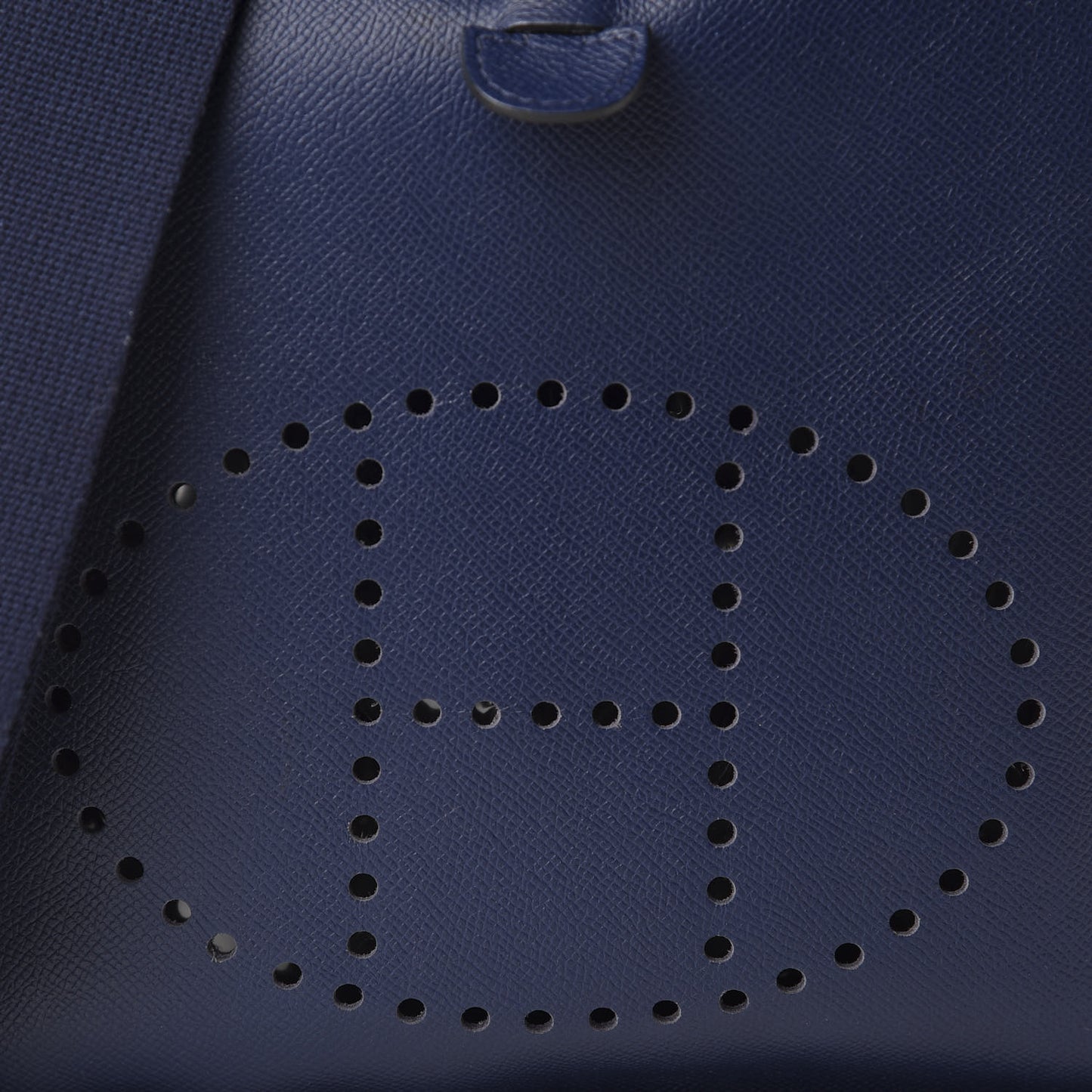 Epsom Evelyne III PM Bleu Saphir