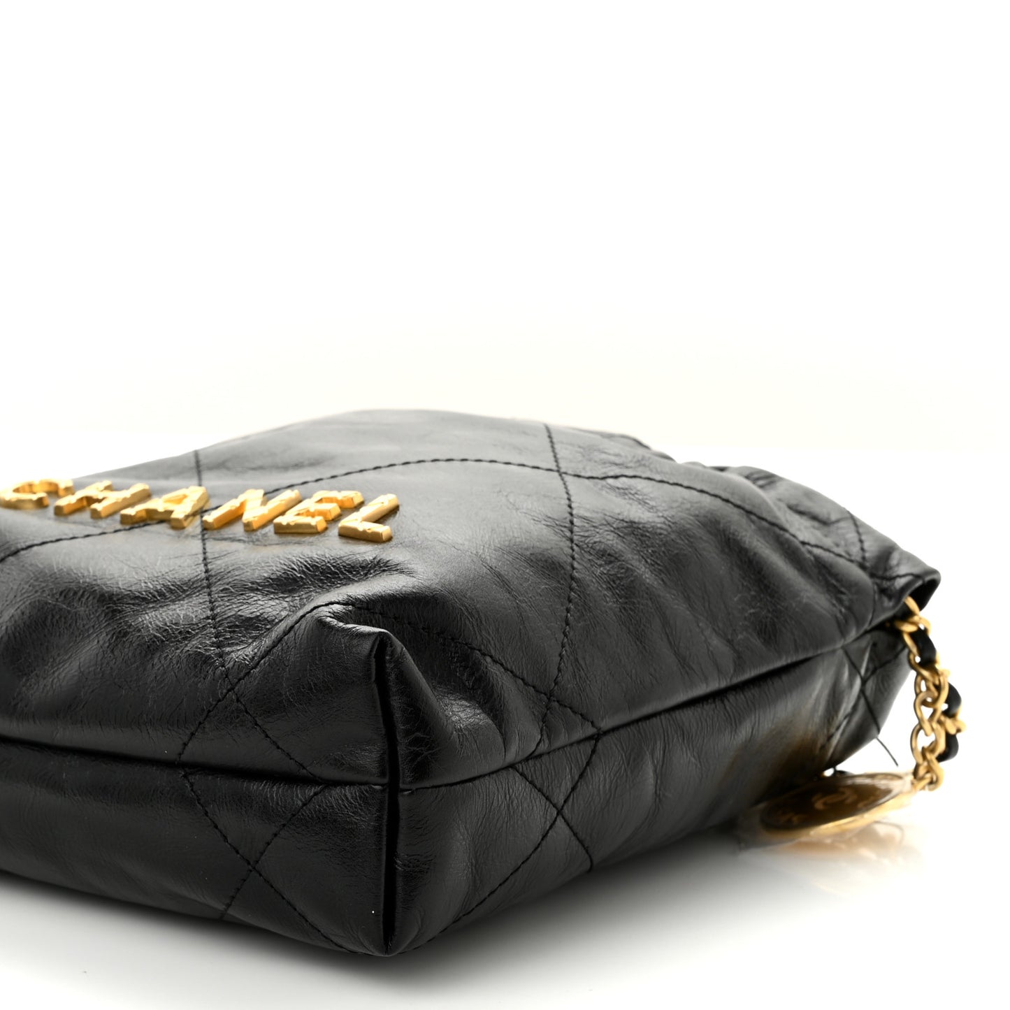 Shiny Crumpled Calfskin Quilted Pearl Mini Chanel 22 Black