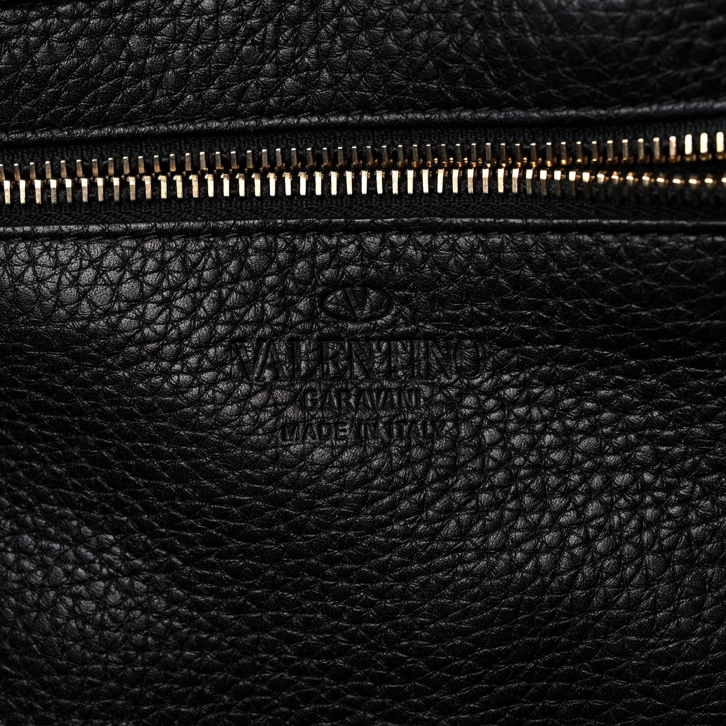 Pebbled Calfskin Medium Rockstud Tote Black